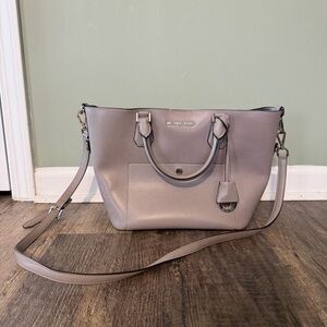 Michael Kors Greenwich Large Grab Shoulder Tote in Taupe Gray